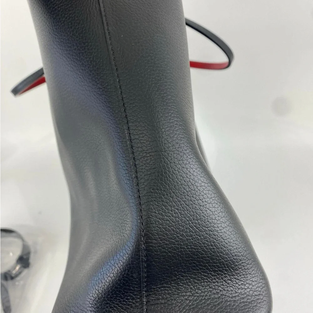 Christian Louboutin Black Tote with Red Interior EUC ❣️❣️❣️❣️❣️with pouch - Picture 4 of 9